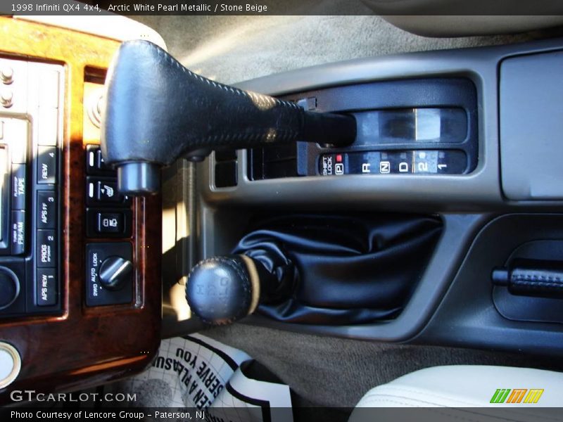 Arctic White Pearl Metallic / Stone Beige 1998 Infiniti QX4 4x4