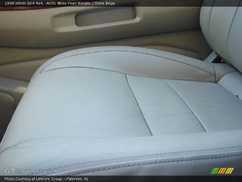 Arctic White Pearl Metallic / Stone Beige 1998 Infiniti QX4 4x4