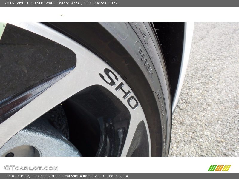 Oxford White / SHO Charcoal Black 2016 Ford Taurus SHO AWD
