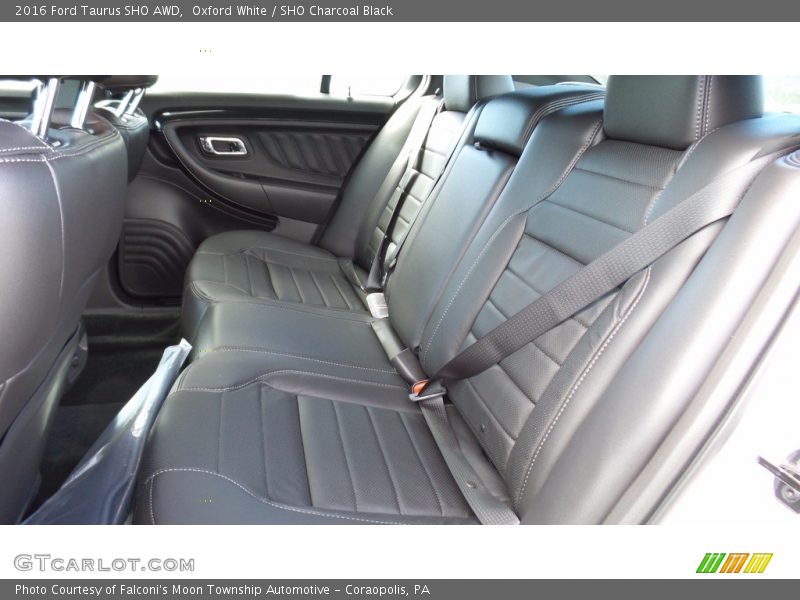 Oxford White / SHO Charcoal Black 2016 Ford Taurus SHO AWD