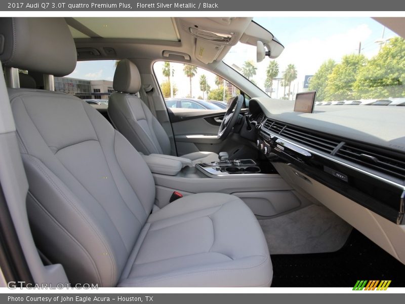 Front Seat of 2017 Q7 3.0T quattro Premium Plus
