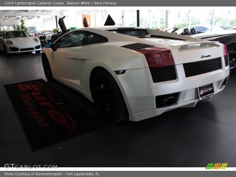 Balloon White / Nero Perseus 2004 Lamborghini Gallardo Coupe