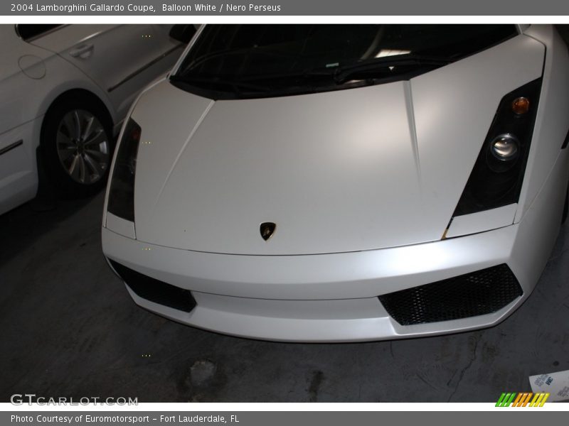 Balloon White / Nero Perseus 2004 Lamborghini Gallardo Coupe