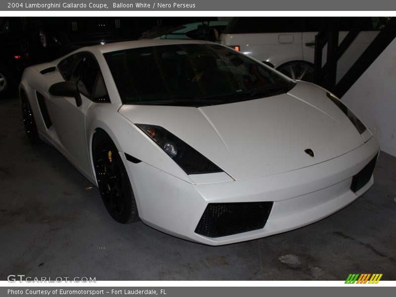 Front 3/4 View of 2004 Gallardo Coupe