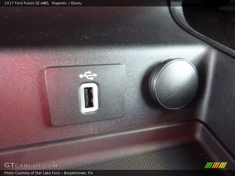 Magnetic / Ebony 2017 Ford Fusion SE AWD