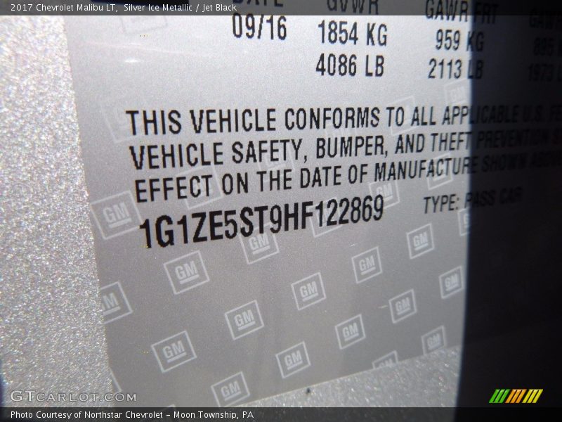 Silver Ice Metallic / Jet Black 2017 Chevrolet Malibu LT