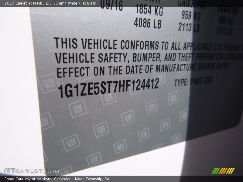 Summit White / Jet Black 2017 Chevrolet Malibu LT