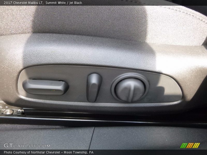 Summit White / Jet Black 2017 Chevrolet Malibu LT