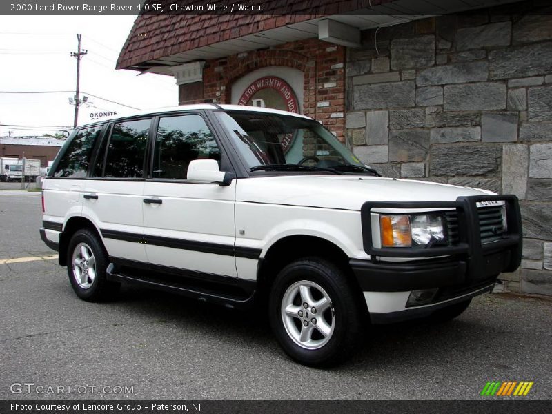 Chawton White / Walnut 2000 Land Rover Range Rover 4.0 SE