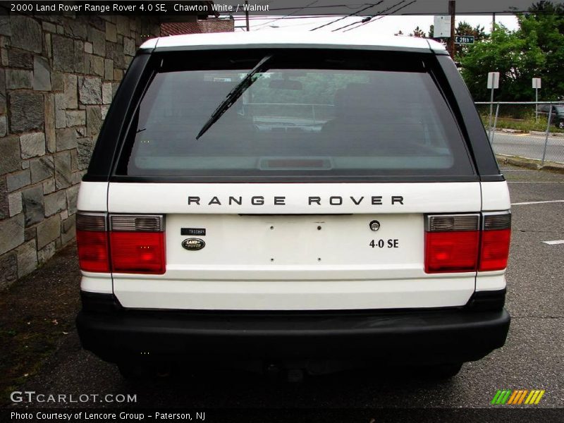 Chawton White / Walnut 2000 Land Rover Range Rover 4.0 SE