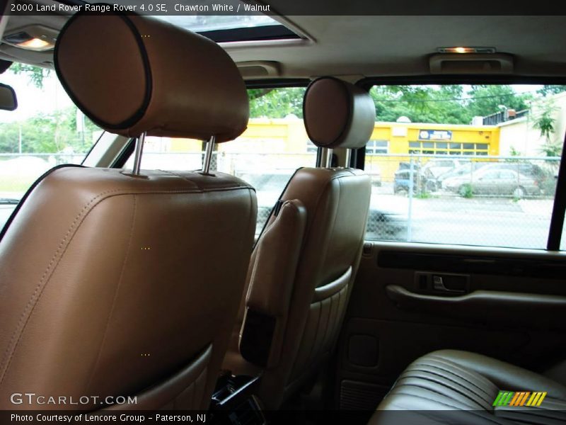 Chawton White / Walnut 2000 Land Rover Range Rover 4.0 SE