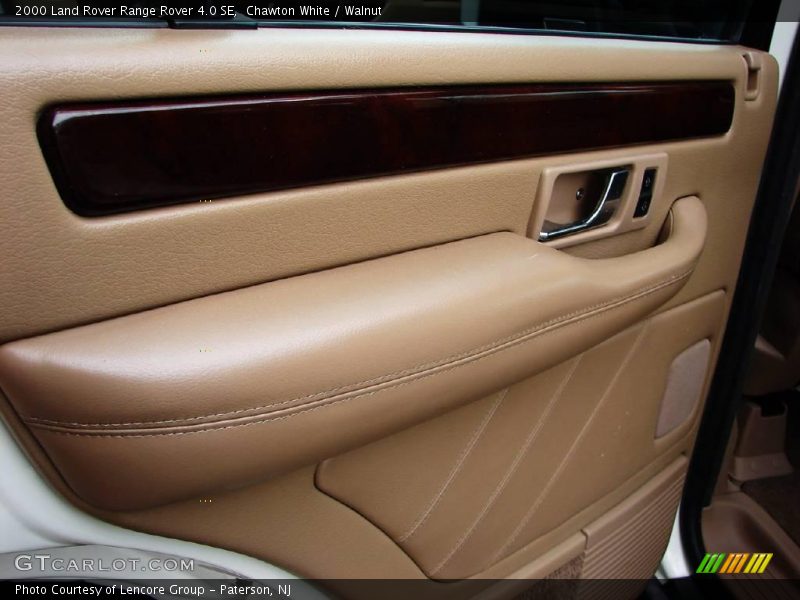 Chawton White / Walnut 2000 Land Rover Range Rover 4.0 SE