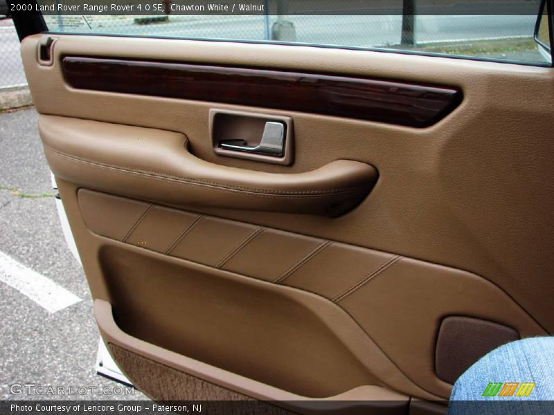 Chawton White / Walnut 2000 Land Rover Range Rover 4.0 SE