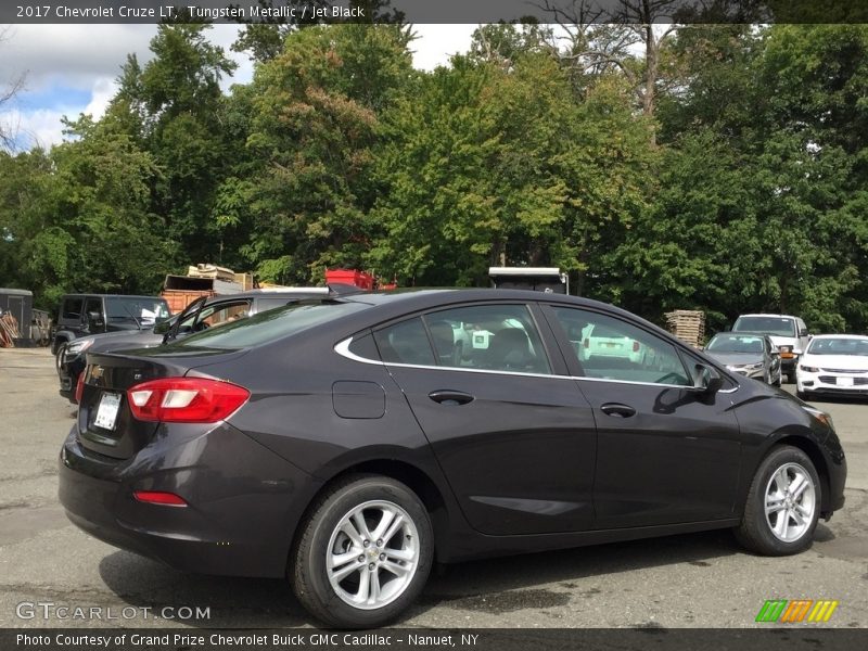 Tungsten Metallic / Jet Black 2017 Chevrolet Cruze LT