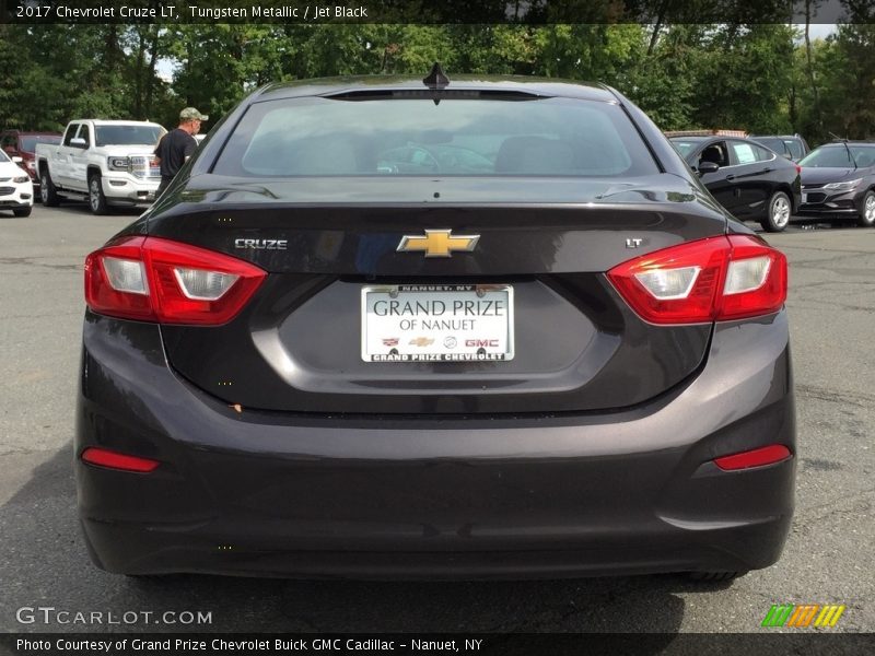 Tungsten Metallic / Jet Black 2017 Chevrolet Cruze LT