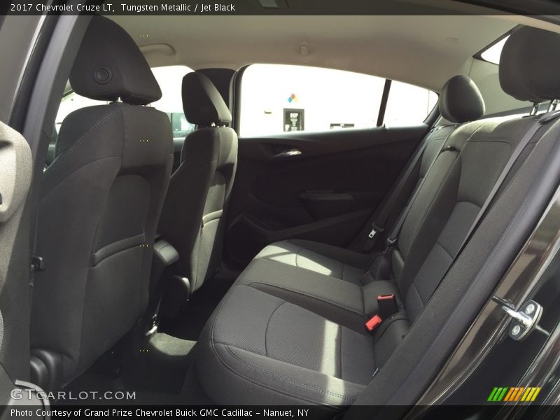 Tungsten Metallic / Jet Black 2017 Chevrolet Cruze LT