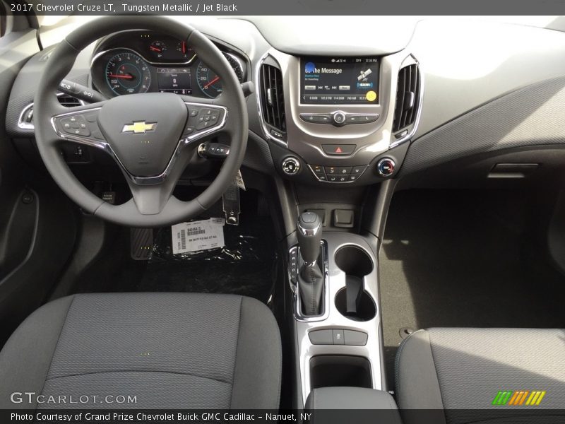 Tungsten Metallic / Jet Black 2017 Chevrolet Cruze LT
