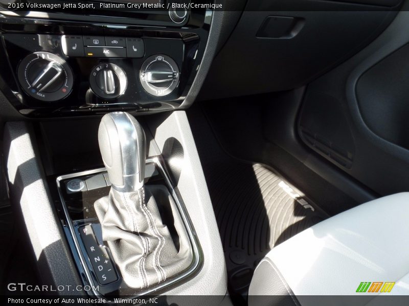 Platinum Grey Metallic / Black/Ceramique 2016 Volkswagen Jetta Sport