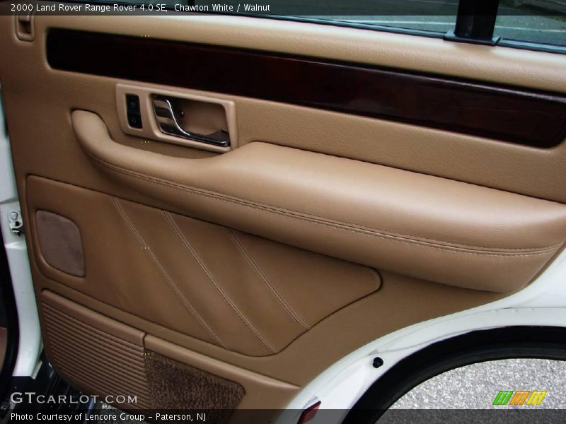 Chawton White / Walnut 2000 Land Rover Range Rover 4.0 SE