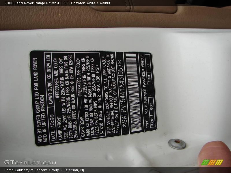 Chawton White / Walnut 2000 Land Rover Range Rover 4.0 SE