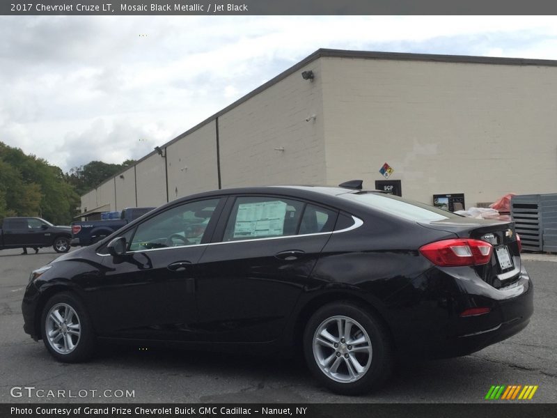 Mosaic Black Metallic / Jet Black 2017 Chevrolet Cruze LT