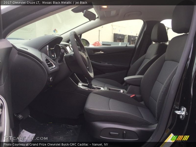 Mosaic Black Metallic / Jet Black 2017 Chevrolet Cruze LT