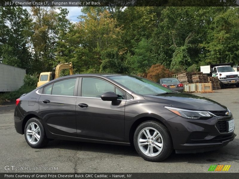 Tungsten Metallic / Jet Black 2017 Chevrolet Cruze LT