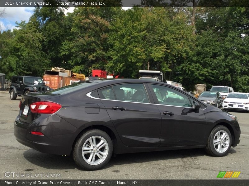 Tungsten Metallic / Jet Black 2017 Chevrolet Cruze LT