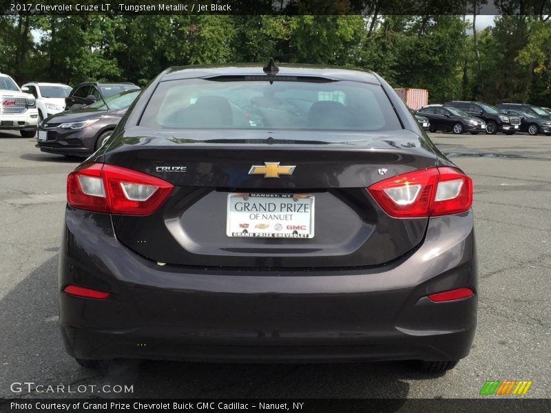 Tungsten Metallic / Jet Black 2017 Chevrolet Cruze LT