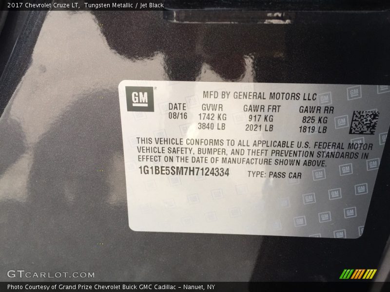 Tungsten Metallic / Jet Black 2017 Chevrolet Cruze LT