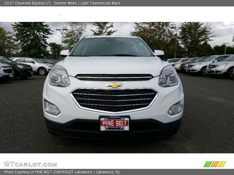 Summit White / Light Titanium/Jet Black 2017 Chevrolet Equinox LT