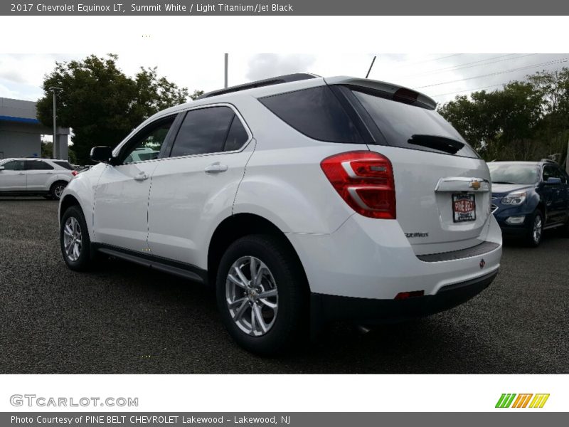 Summit White / Light Titanium/Jet Black 2017 Chevrolet Equinox LT