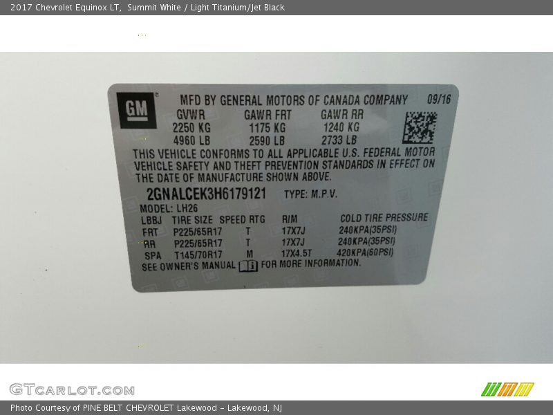 Summit White / Light Titanium/Jet Black 2017 Chevrolet Equinox LT