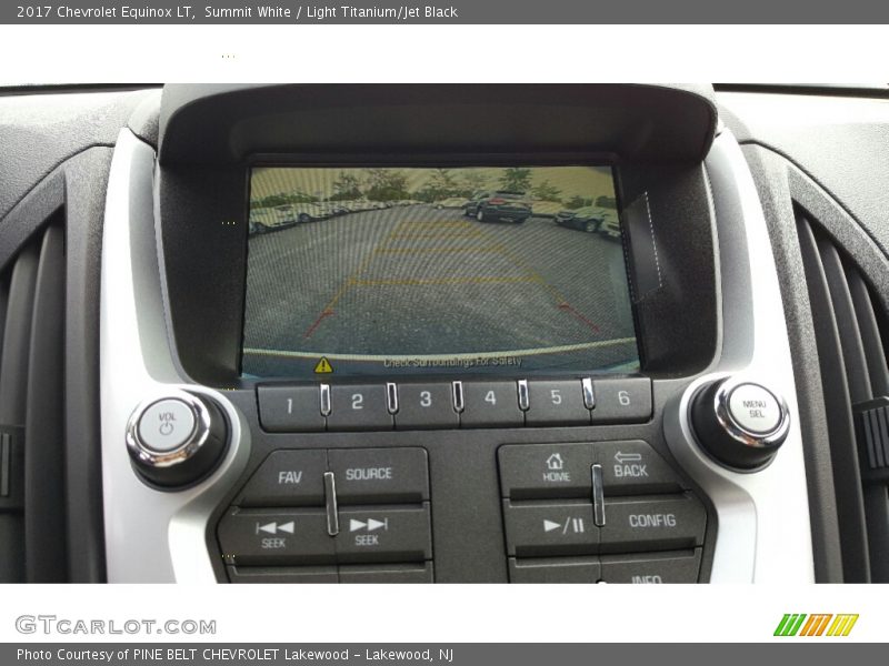 Summit White / Light Titanium/Jet Black 2017 Chevrolet Equinox LT