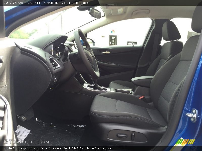 Kinetic Blue Metallic / Jet Black 2017 Chevrolet Cruze LT