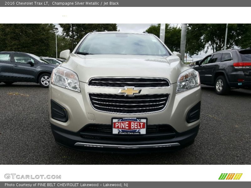 Champagne Silver Metallic / Jet Black 2016 Chevrolet Trax LT