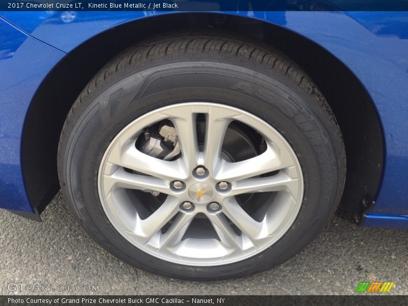 Kinetic Blue Metallic / Jet Black 2017 Chevrolet Cruze LT