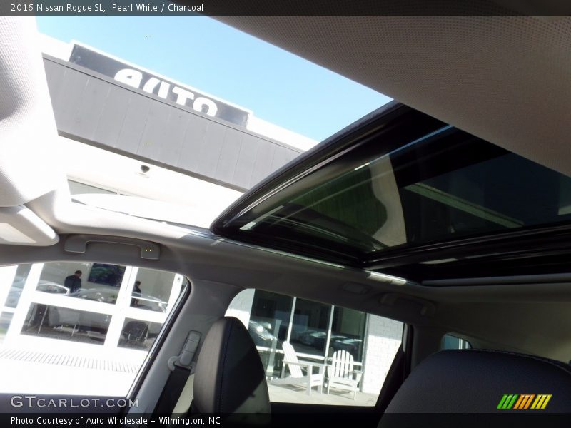 Pearl White / Charcoal 2016 Nissan Rogue SL