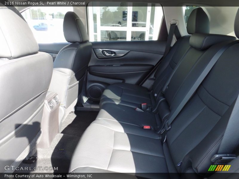 Pearl White / Charcoal 2016 Nissan Rogue SL