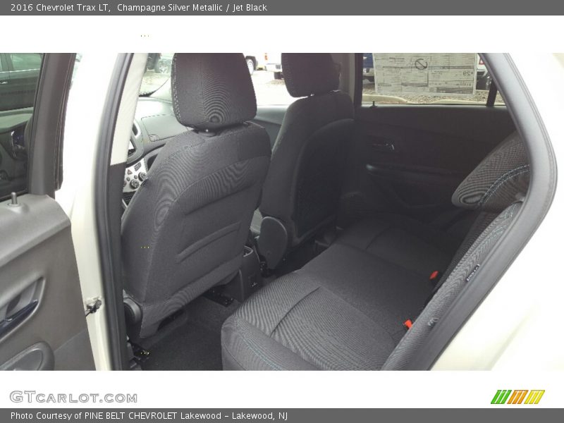Champagne Silver Metallic / Jet Black 2016 Chevrolet Trax LT