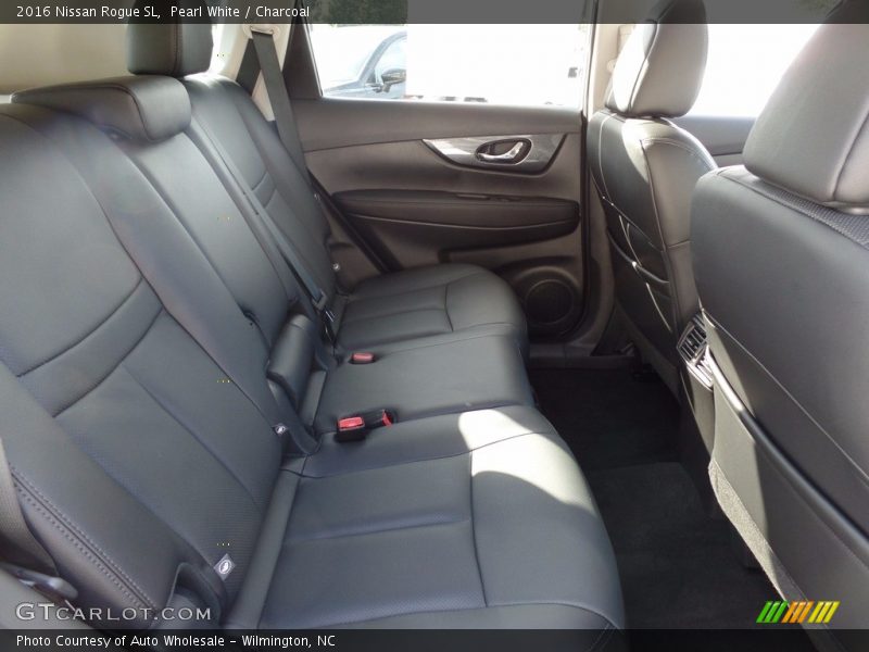 Pearl White / Charcoal 2016 Nissan Rogue SL