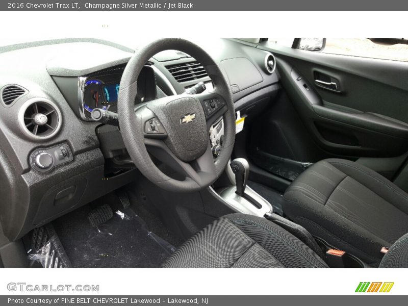 Champagne Silver Metallic / Jet Black 2016 Chevrolet Trax LT