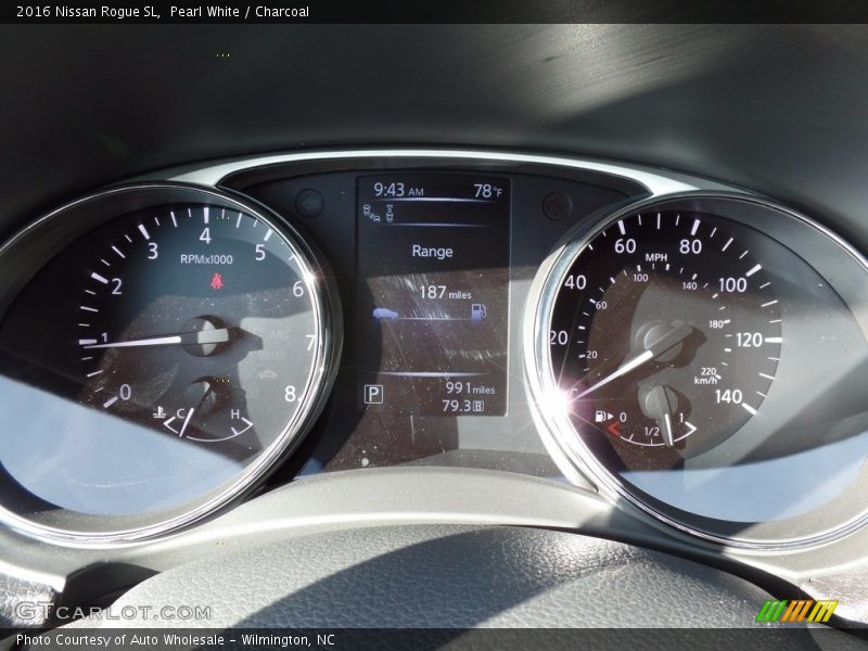 Pearl White / Charcoal 2016 Nissan Rogue SL