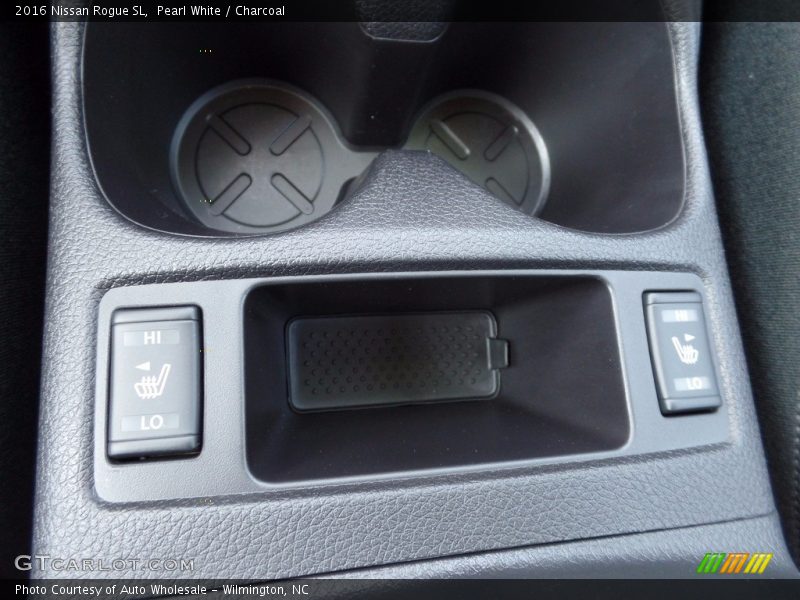 Pearl White / Charcoal 2016 Nissan Rogue SL