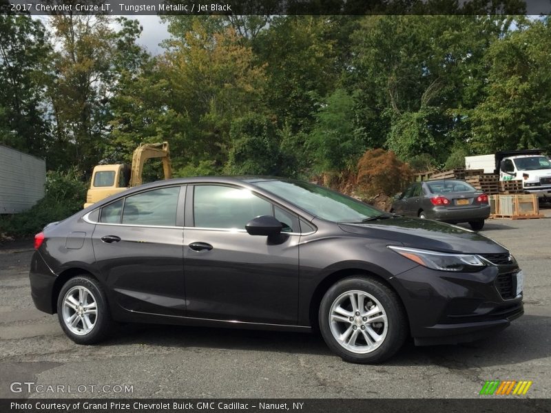 Tungsten Metallic / Jet Black 2017 Chevrolet Cruze LT