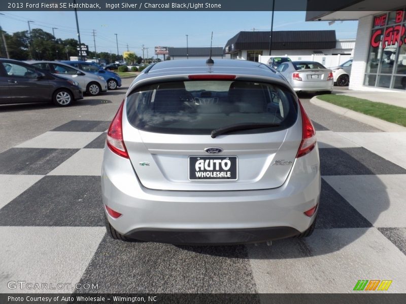 Ingot Silver / Charcoal Black/Light Stone 2013 Ford Fiesta SE Hatchback