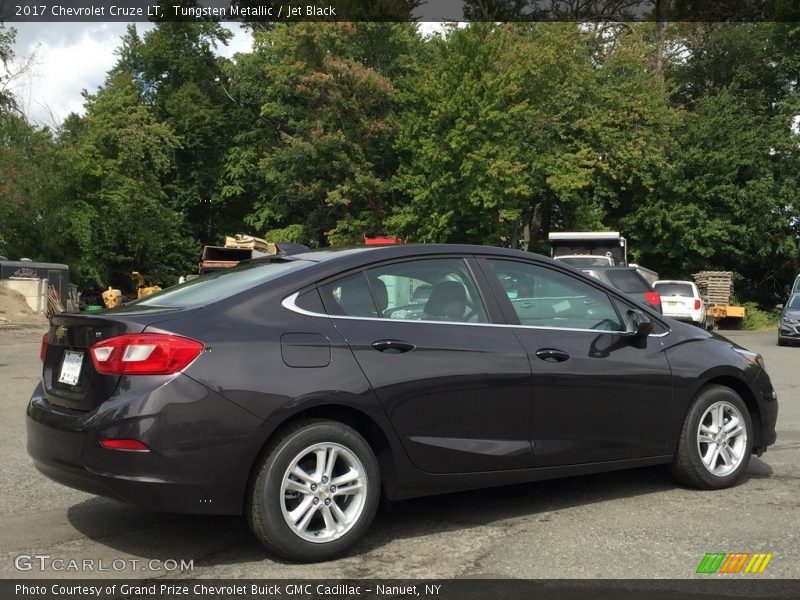 Tungsten Metallic / Jet Black 2017 Chevrolet Cruze LT