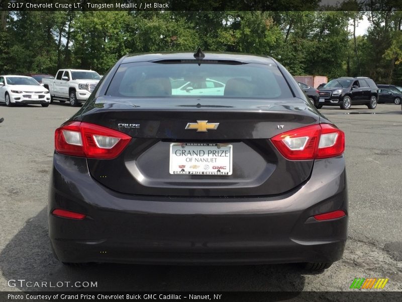 Tungsten Metallic / Jet Black 2017 Chevrolet Cruze LT