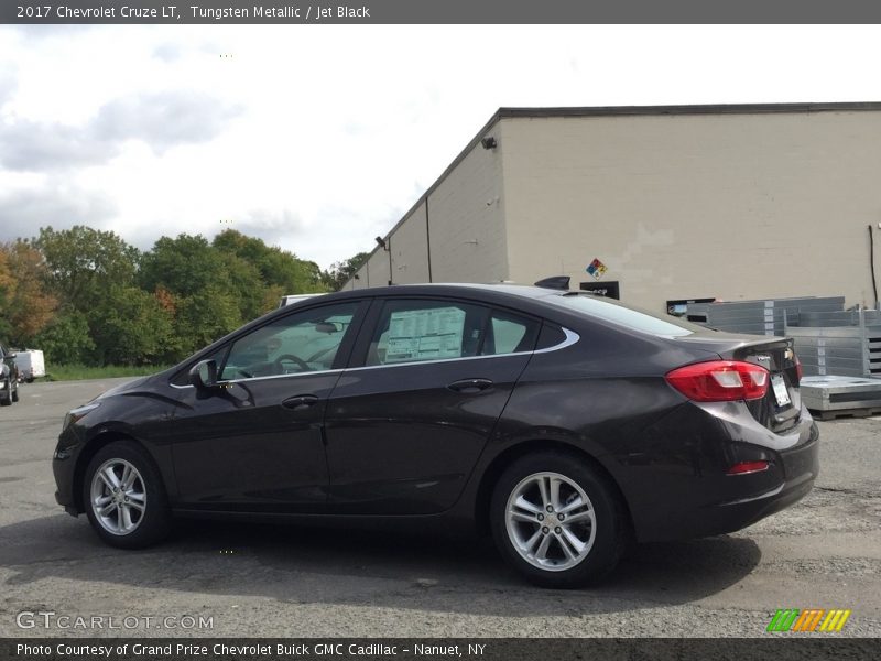 Tungsten Metallic / Jet Black 2017 Chevrolet Cruze LT