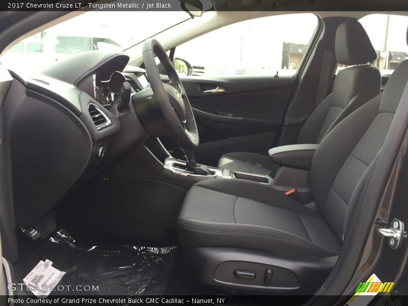 Tungsten Metallic / Jet Black 2017 Chevrolet Cruze LT